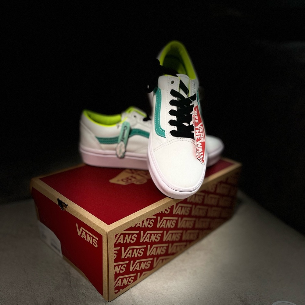 Vans Old Skool Fluorescent ComfyCush Size Womens 6, Youth 4.5